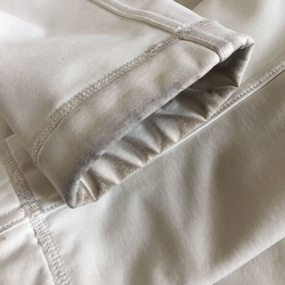 Marmot Women's White Jacket - Picture 2 of 8